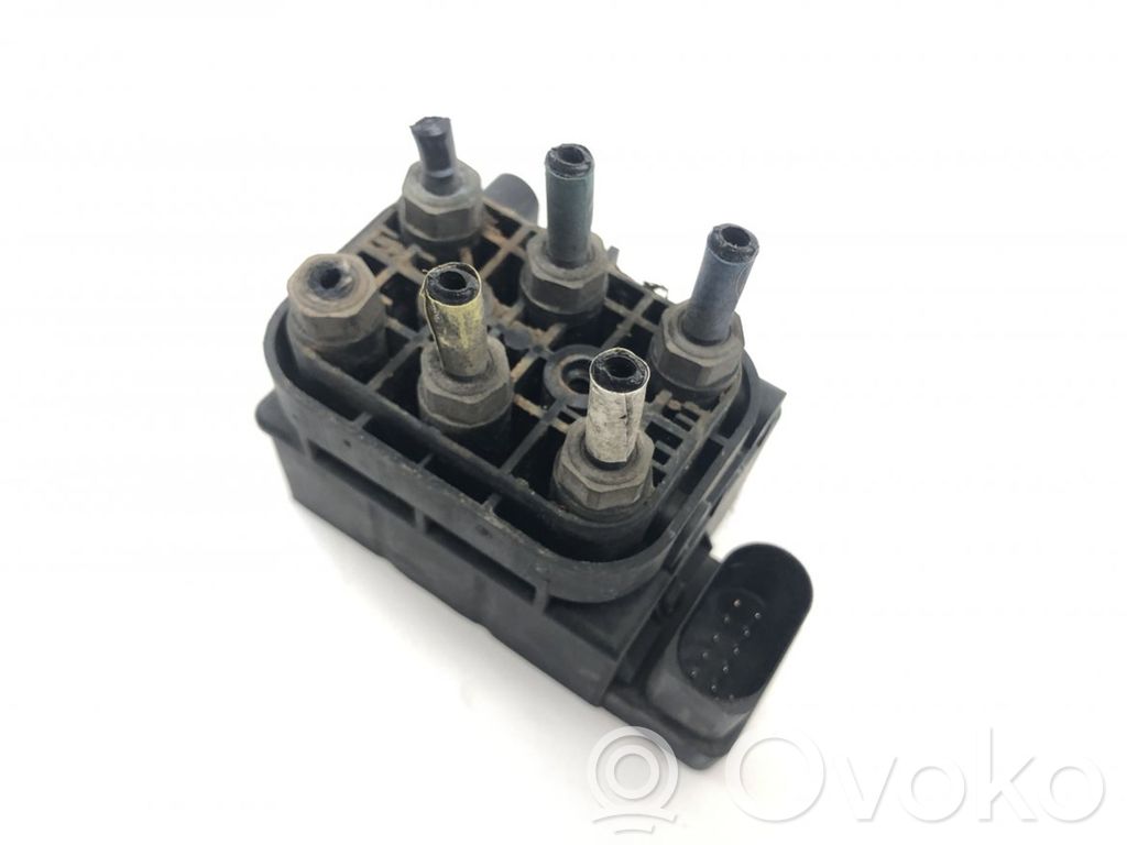 Jeep Grand Cherokee Rozdzielacz / Blok zaworowy zawieszenia pneumatycznego osi tylnej 