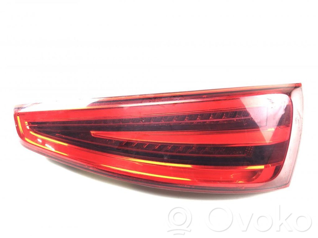 Audi RSQ3 Lampy tylnej klapy bagażnika 