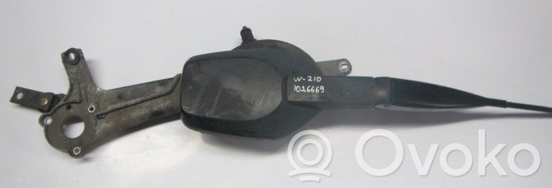 Mercedes-Benz E W210 Mechanizm wycieraczek szyby przedniej / czołowej 