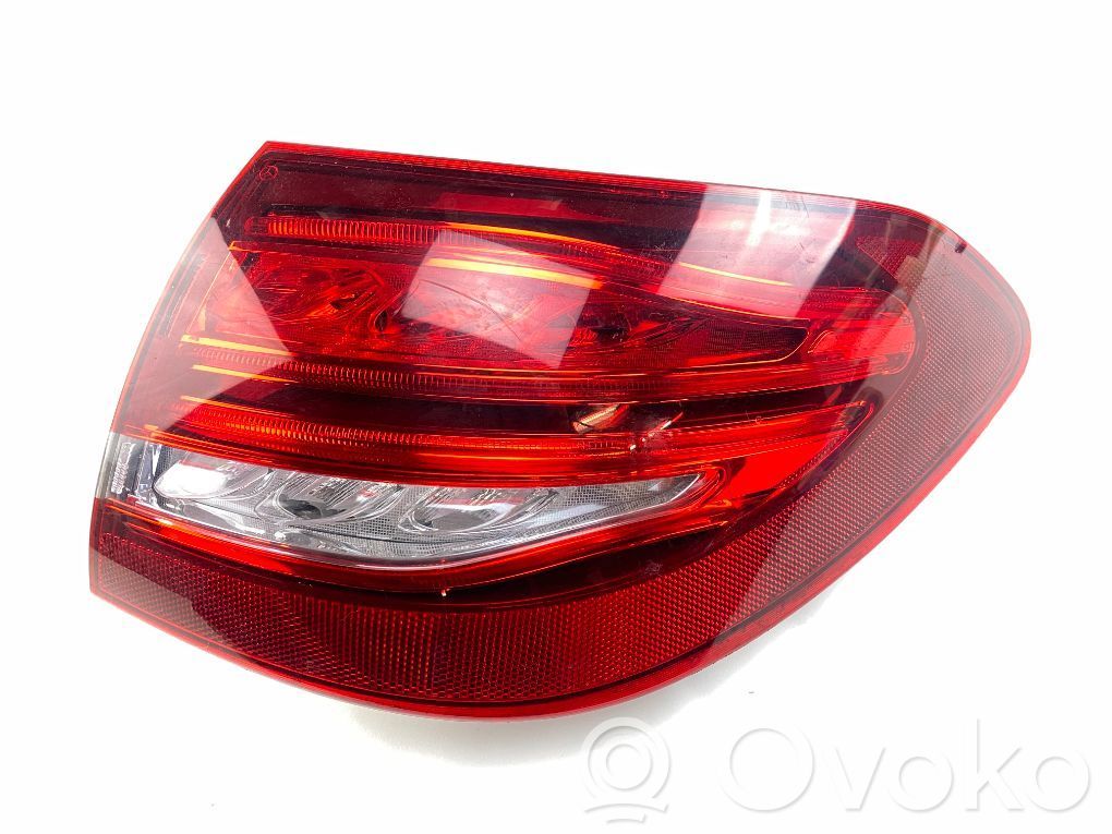 Mercedes-Benz C AMG W205 Lampa tylna 