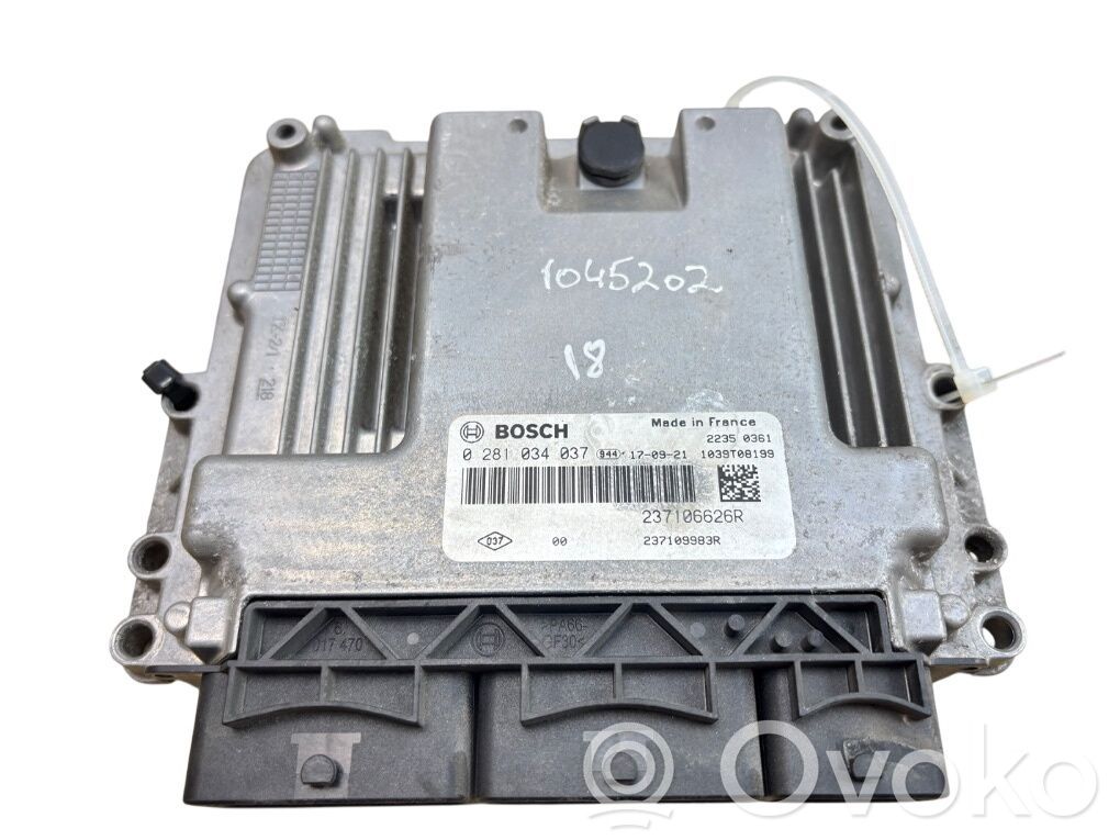 Opel Vivaro Engine control unit/module 
