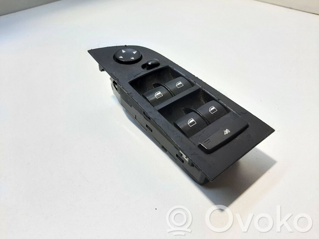 Electric window control switch   694862306
