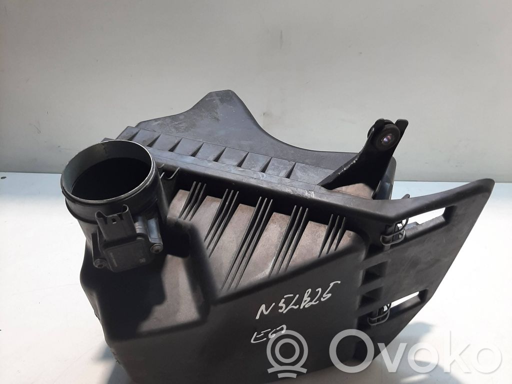 BMW 5 E60 E61 Air filter box 