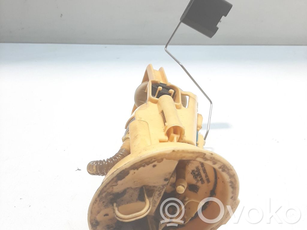 Bomba interna de combustible   6750582