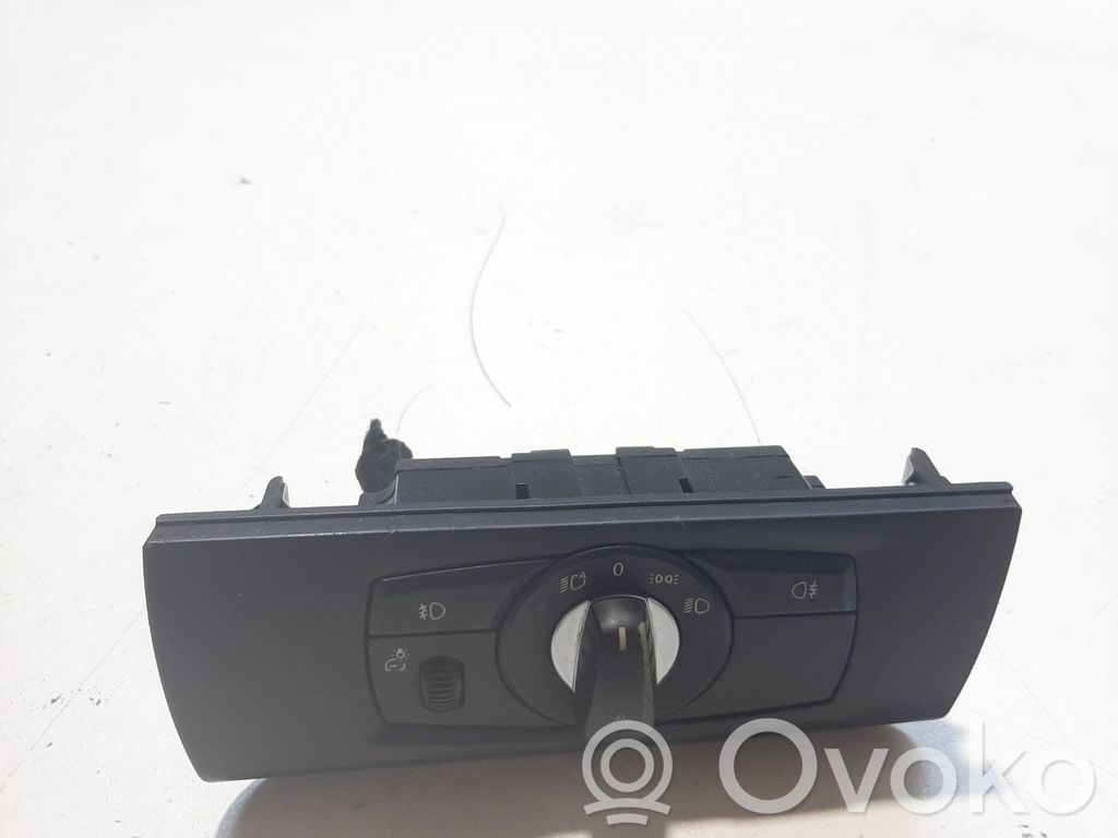 Light switch   9134726,33610201