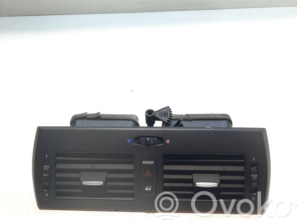 BMW X3 E83 Centrinės oro grotelės 