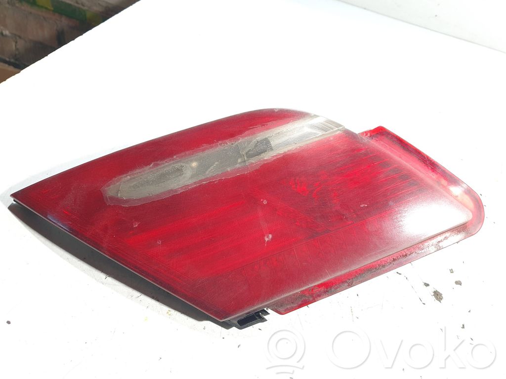 Tailgate rear/tail lights   6938517,325501