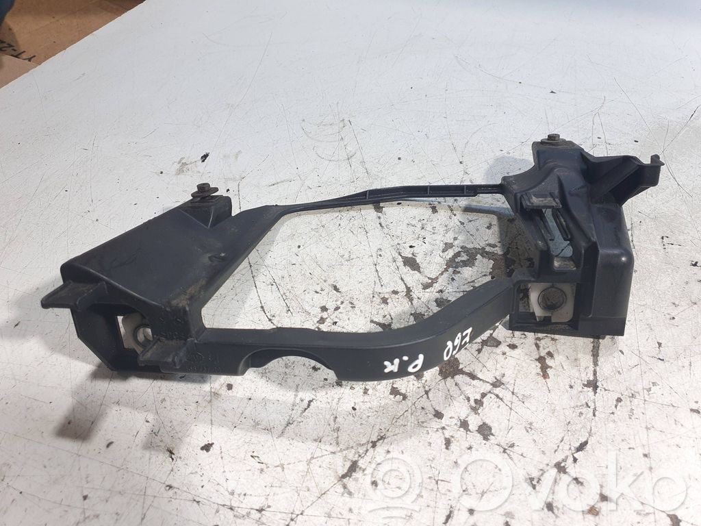 BMW 5 E60 E61 Headlight/headlamp mounting bracket 