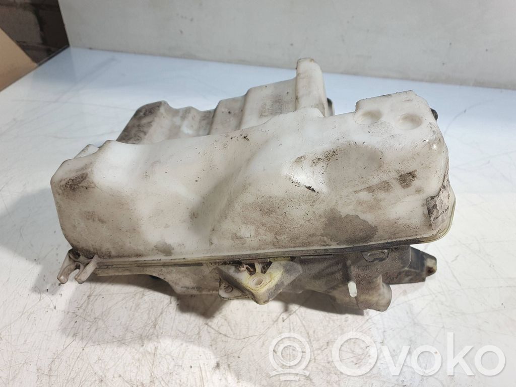 BMW 5 E60 E61 Logu šķidruma tvertne 