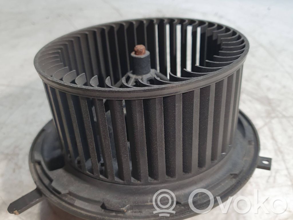 BMW 3 E90 E91 Mazā radiatora ventilators 