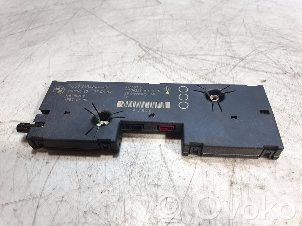 BMW 3 E90 E91 Antenas pastiprinātājs 