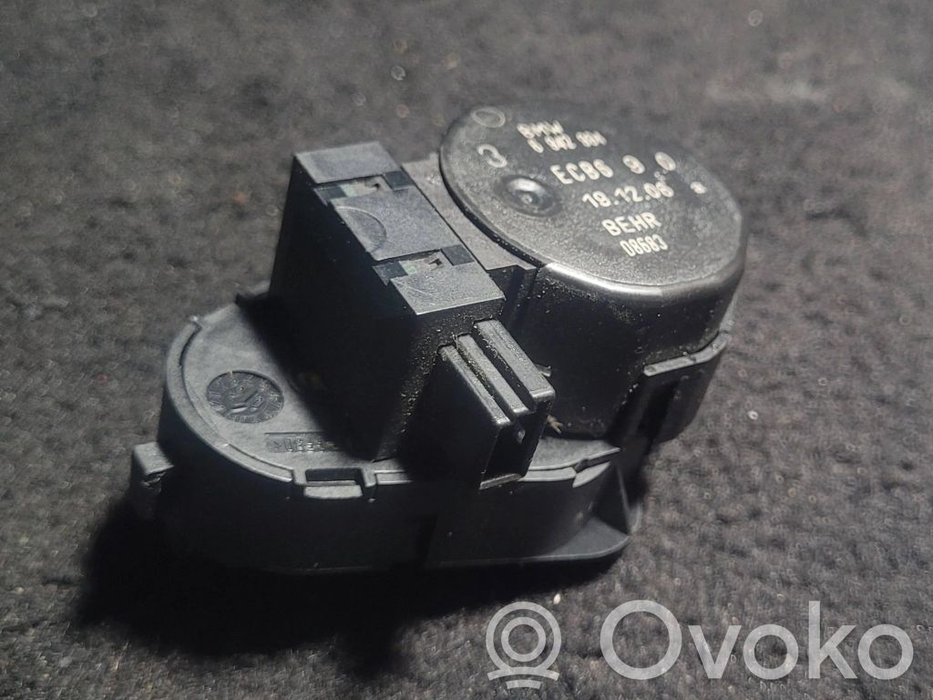Motor/activador trampilla de calefacción   E0B69,050107