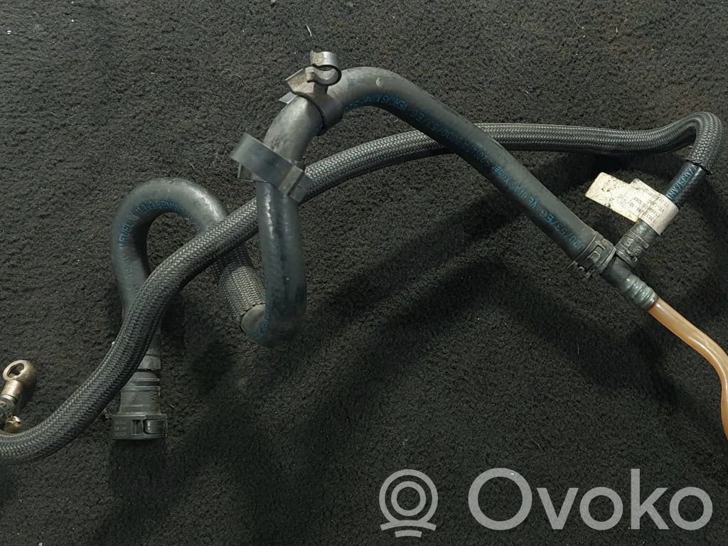 BMW 5 E60 E61 Degvielas caurulīte (-es) 