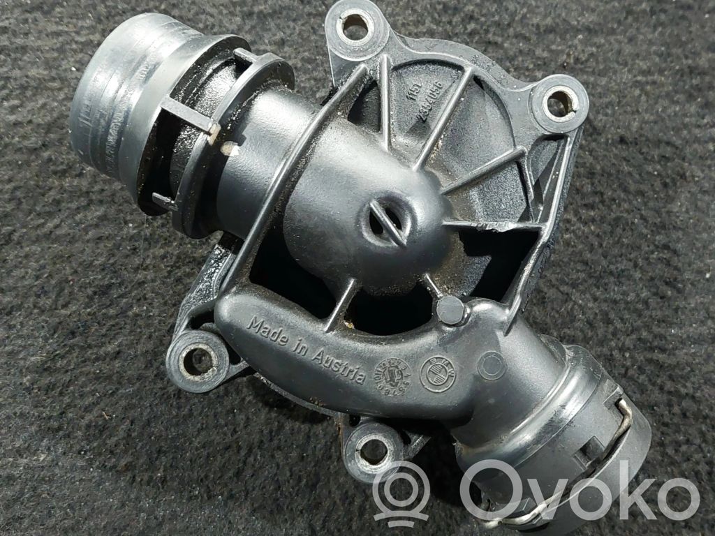 BMW X5 E53 Termostaatin kotelo 