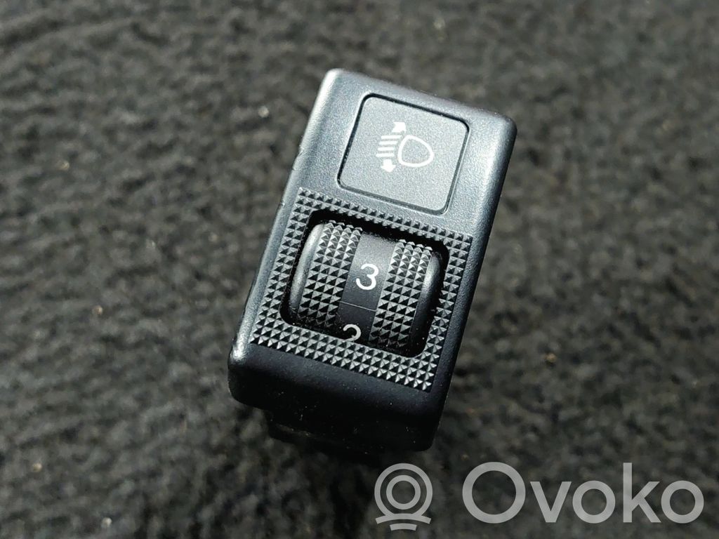 Headlight level height control switch   BL2L