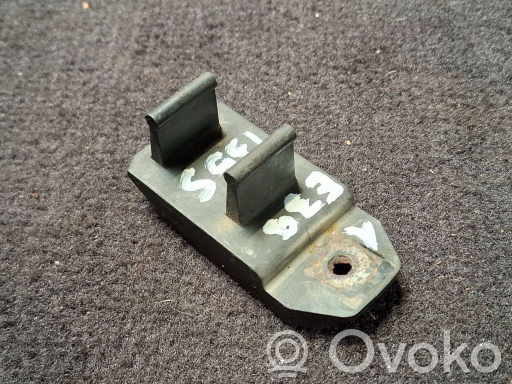 BMW 5 E39 Support, fixation radiateur 