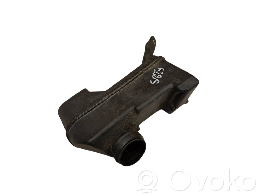 BMW 5 E39 Intake resonator 
