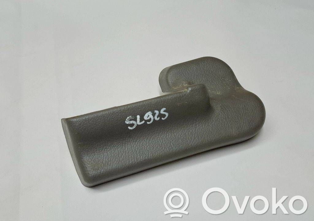 Subaru Legacy Moldura de la guía del asiento delantero del pasajero 