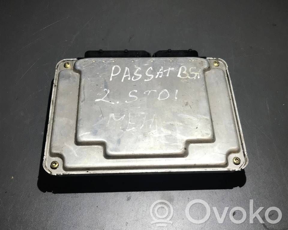 Volkswagen PASSAT B5 Engine control unit/module 