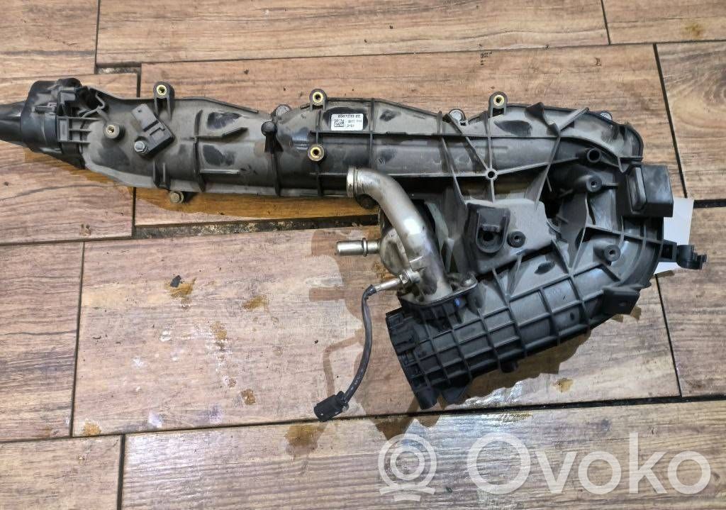 BMW 5 F10 F11 Ieplūdes kolektors 