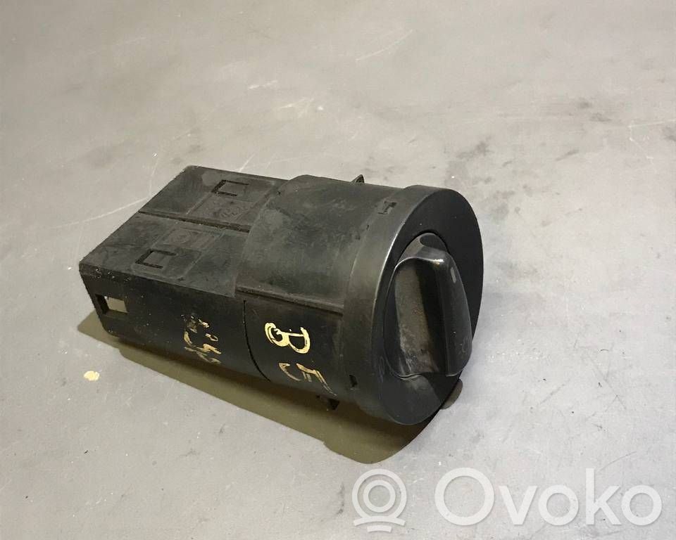 Volkswagen PASSAT B5 Light switch 