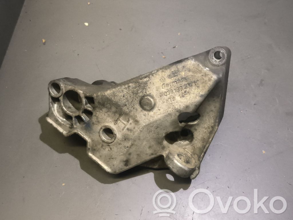 Skoda Octavia Mk1 (1U) Engine mounting bracket 