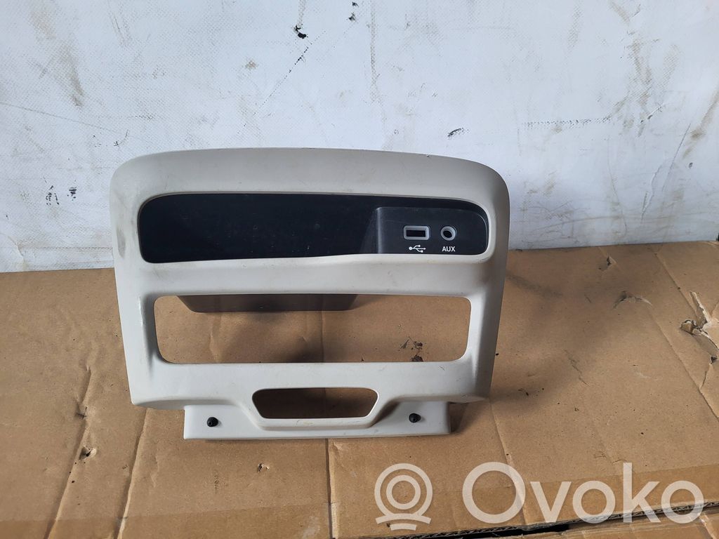 Chrysler Pacifica USB socket connector 