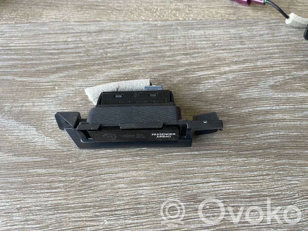 Honda HR-V Passenger airbag on/off switch 