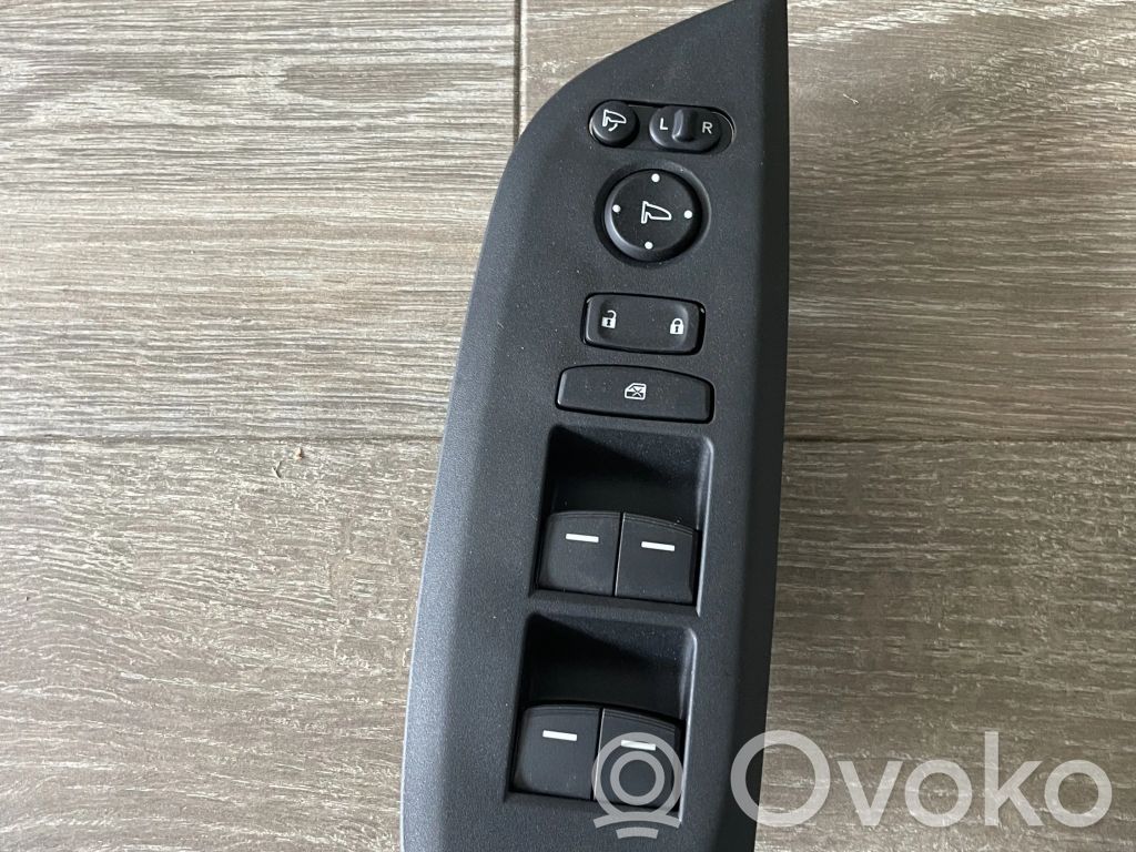 Honda Jazz IV GR Electric window control switch 