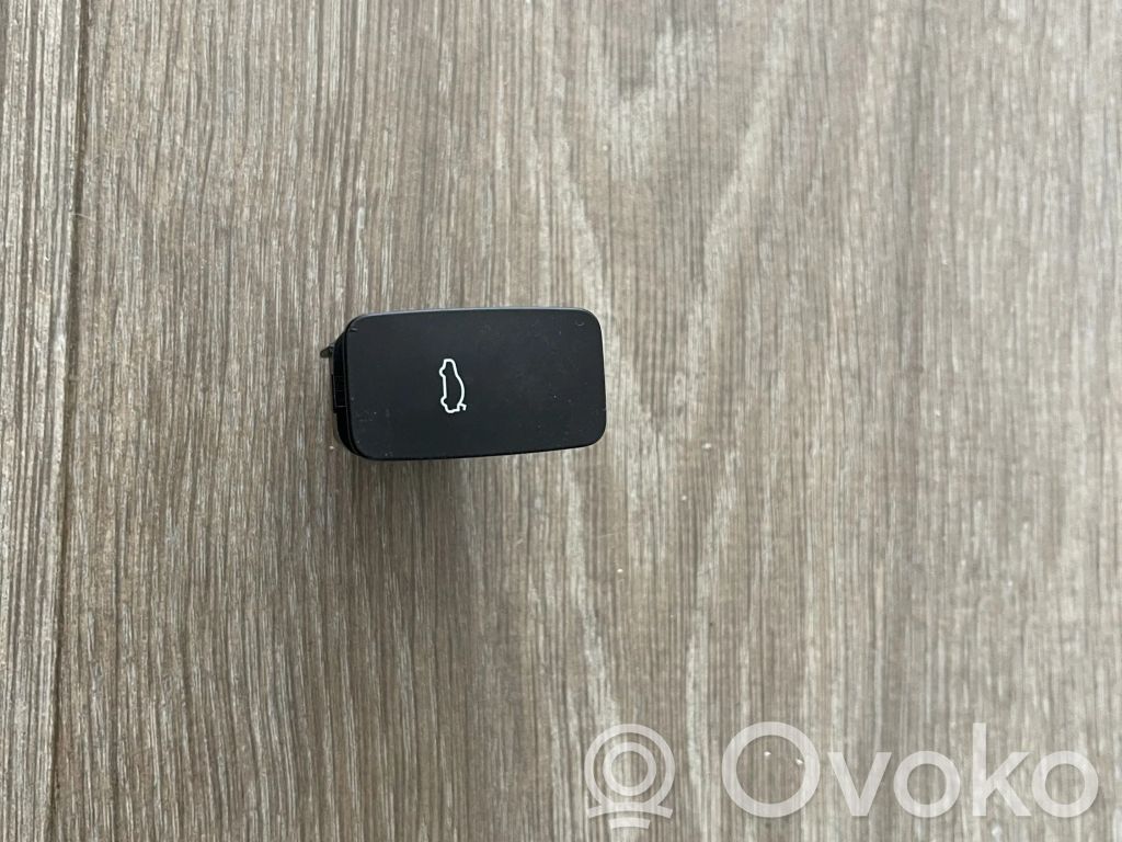 Ford Puma Tailgate/boot open switch button 