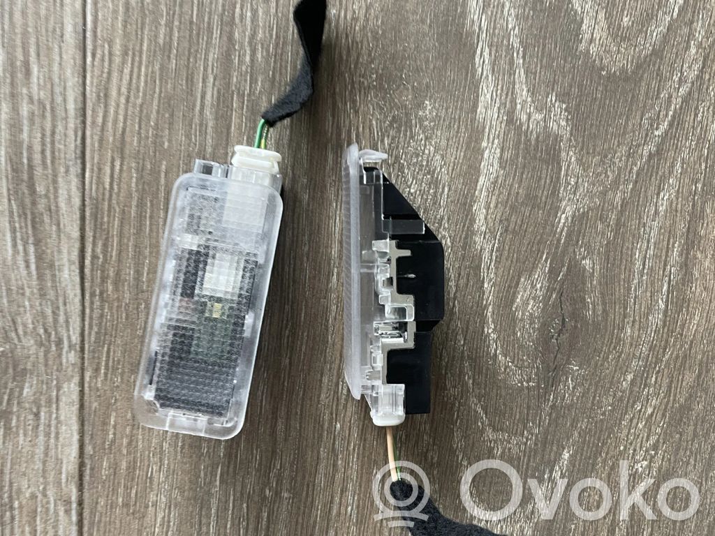 Peugeot 508 II Front seat light 