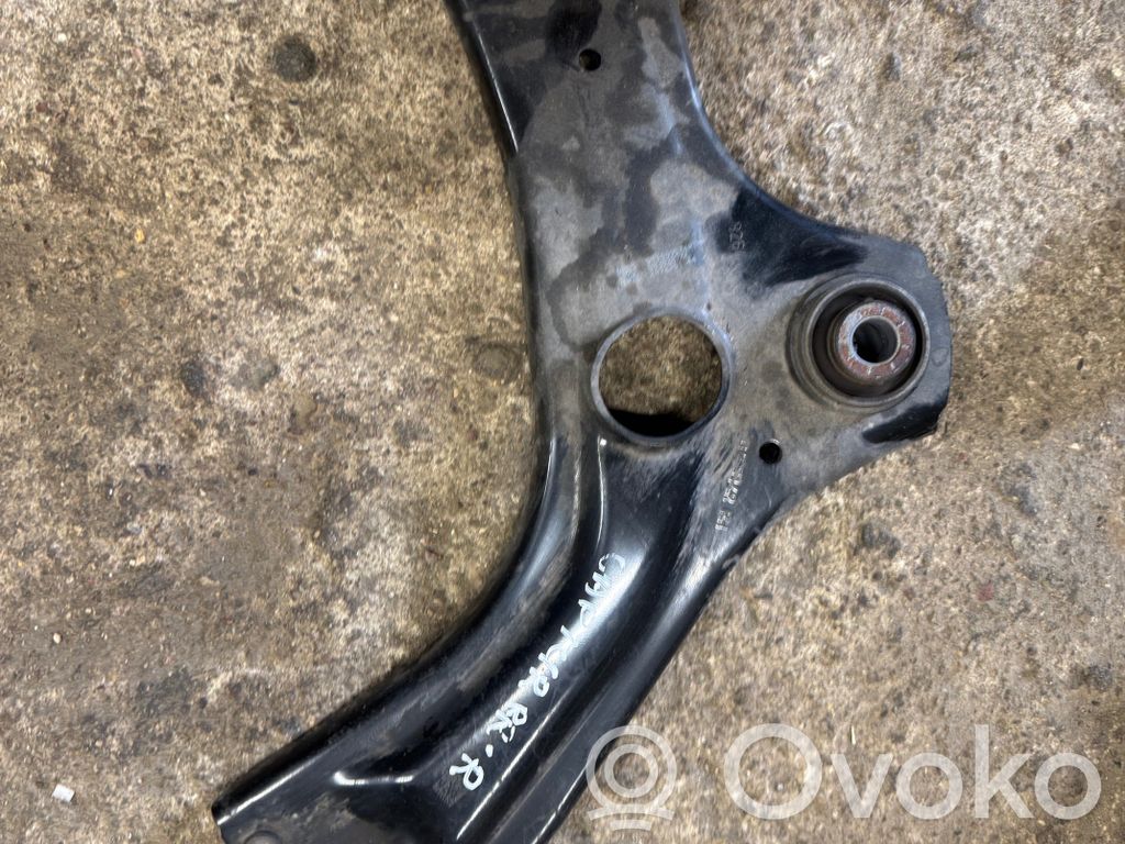 Renault Captur II Front lower control arm/wishbone 