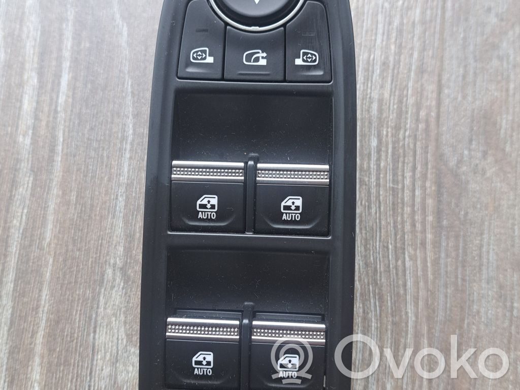 Renault Megane E-Tech Electric window control switch 