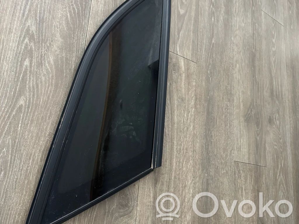 Ford Mondeo MK V Aizmugurējais virsbūves sānu stikls 