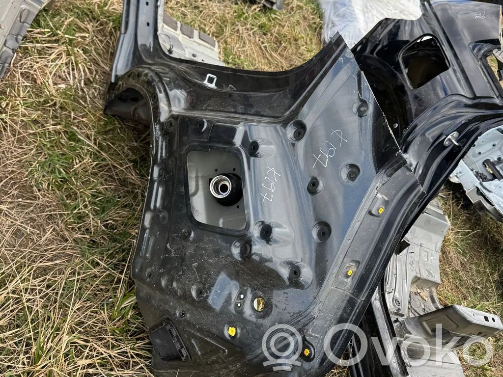 KIA Niro Задняя четверть 