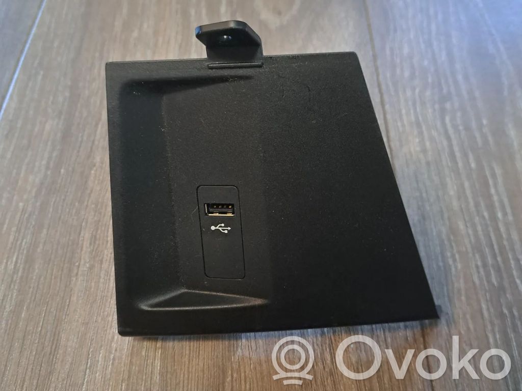 Enchufe conector USB   9319542