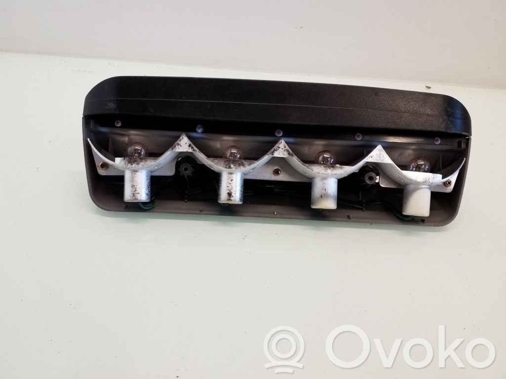 Subaru Forester SF Third/center stoplight 
