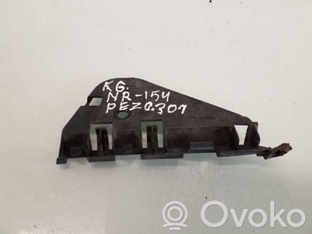 Peugeot 307 Soporte de montaje del parachoques trasero 