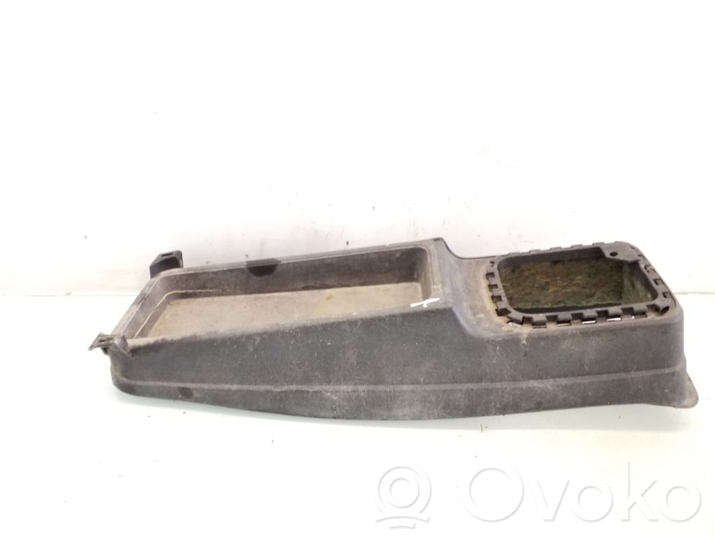 Audi 80 90 B2 Kita centrinė konsolės (tunelio) detalė 