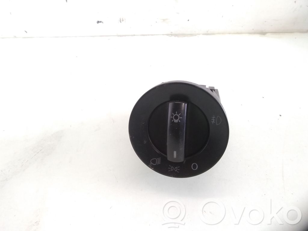 Volkswagen Polo IV 9N3 Interruptor de luz 