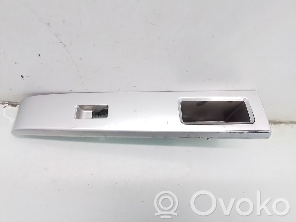 Mazda 5 Front door interior handle trim 