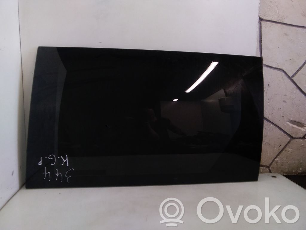 Chrysler Voyager Sliding door window/glass 