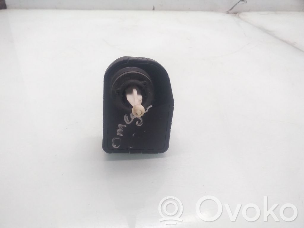 Opel Omega B1 Headlight level adjustment motor 