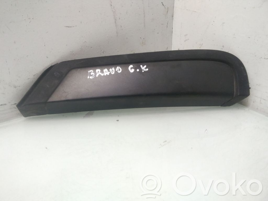 Fiat Bravo Listón embellecedor de la ventana de la puerta trasera 