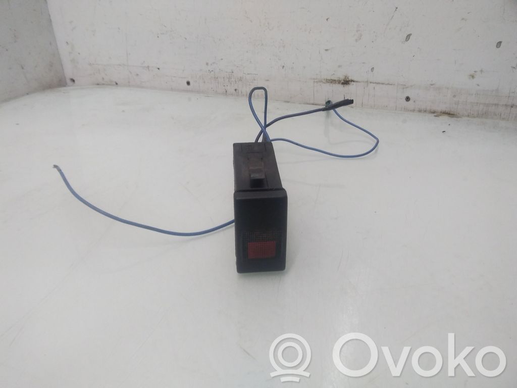 Audi A4 S4 B5 8D Botón interruptor de luz de peligro 