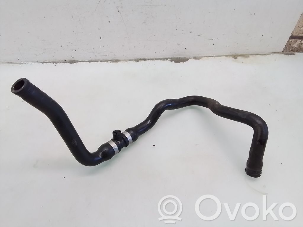 BMW 5 E39 Moottorin vesijäähdytyksen putki/letku 