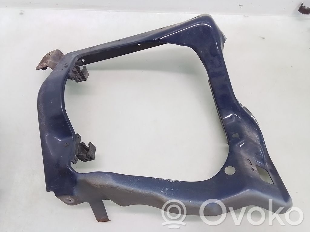 Headlight/headlamp mounting bracket