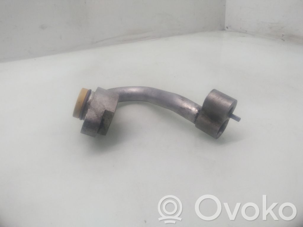 BMW 5 E60 E61 Ilmastointilaitteen putki (A/C) 