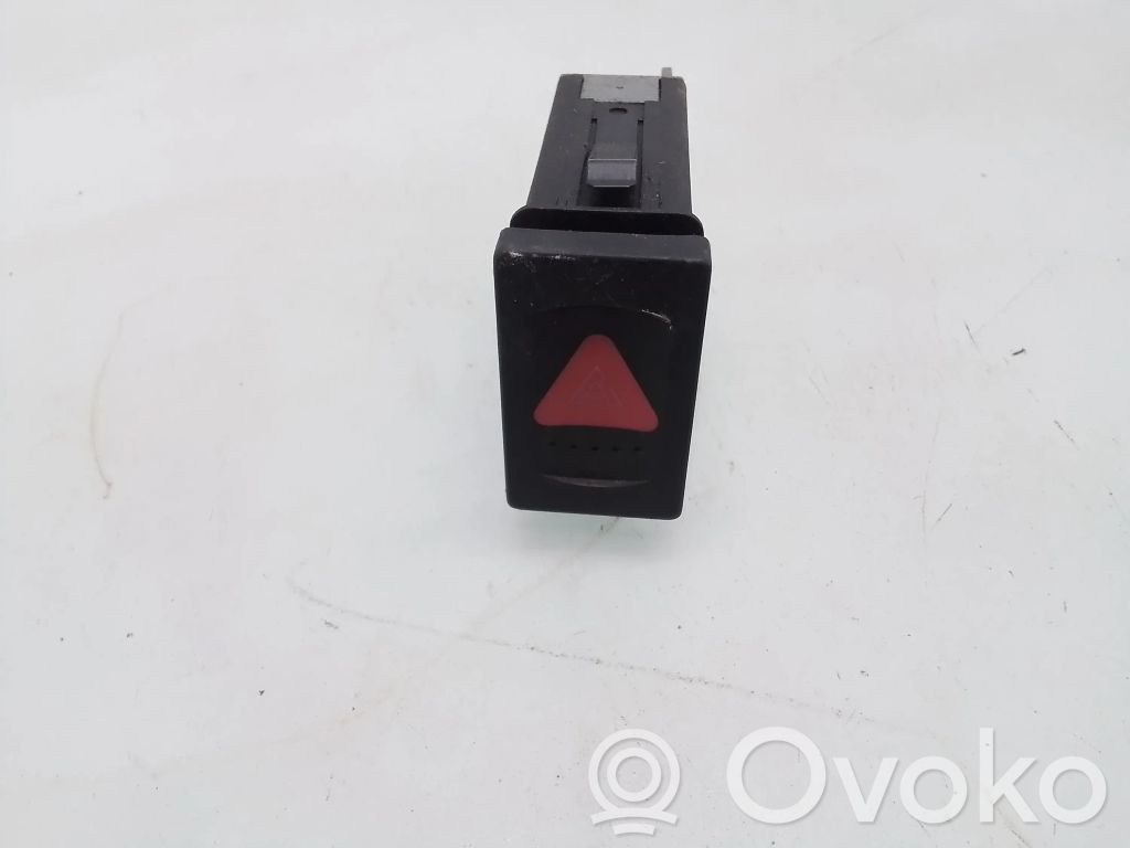 Volkswagen PASSAT B5 Hazard light switch 