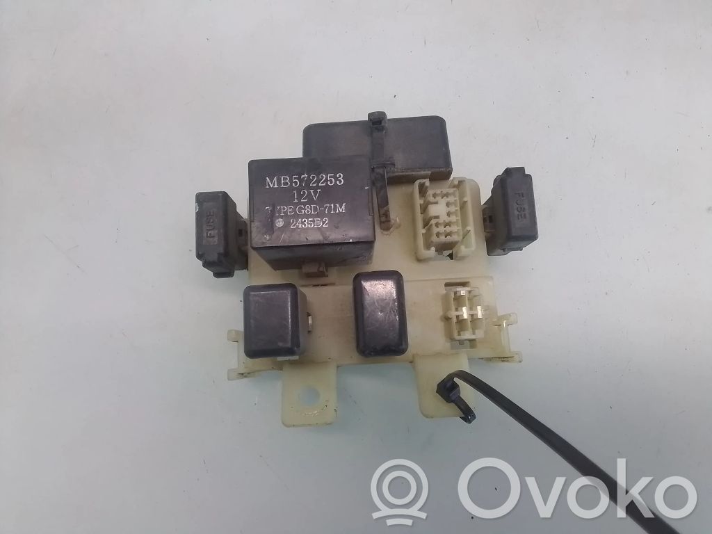 Mitsubishi L200 Rėlių montavimo blokas 